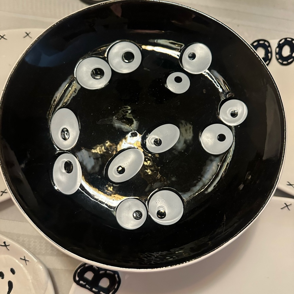 Potter’s Studio 2 Halloween Platters plus Cake Plate - Picture 2 of 3